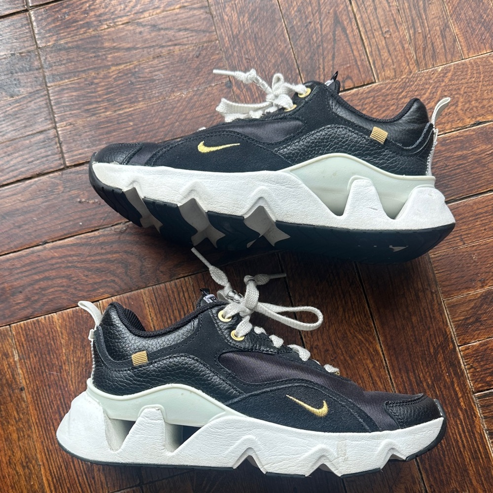 Nike Women's RYZ 365 2 Black and Gold Sneakers
